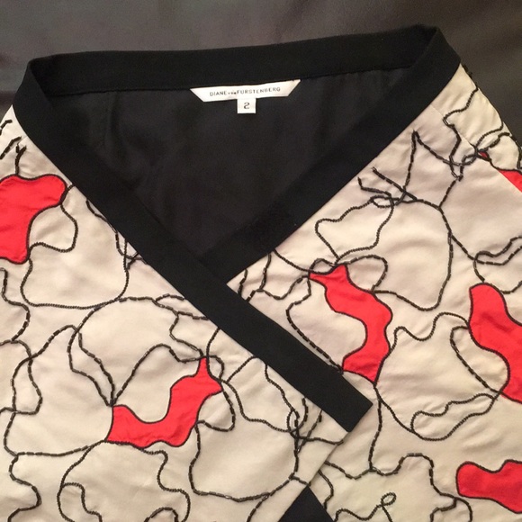 DVF silk wraparound skirt - Picture 7 of 7